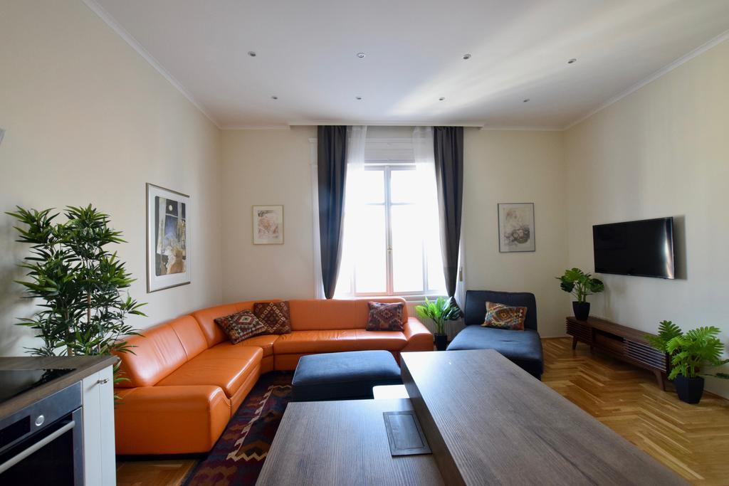 Luxury Apartment By Hi5 - Kiraly Street Suite Budapest Exterior photo