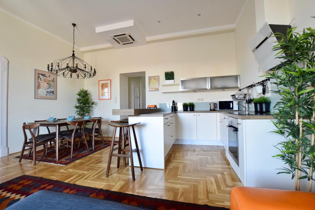 Luxury Apartment By Hi5 - Kiraly Street Suite Budapest Exterior photo