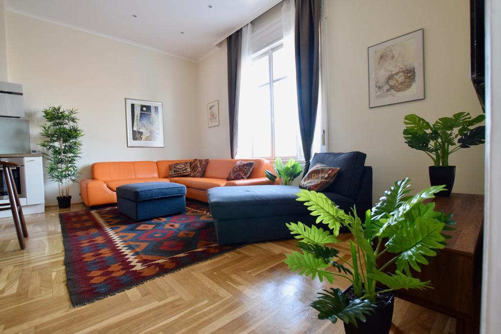 Luxury Apartment By Hi5 - Kiraly Street Suite Budapest Exterior photo