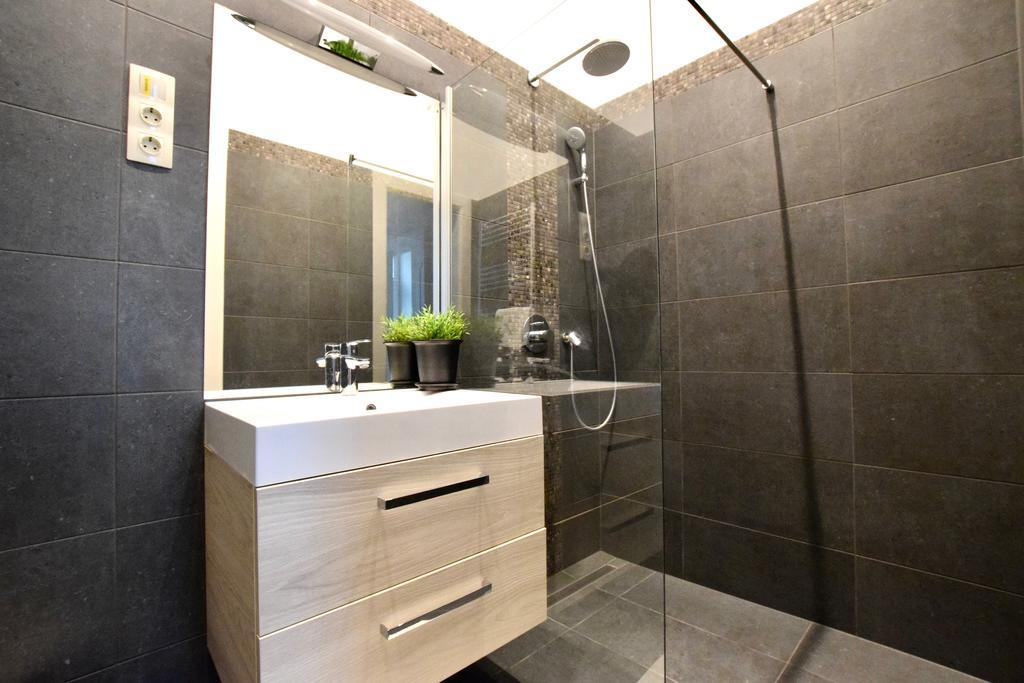 Luxury Apartment By Hi5 - Kiraly Street Suite Budapest Exterior photo